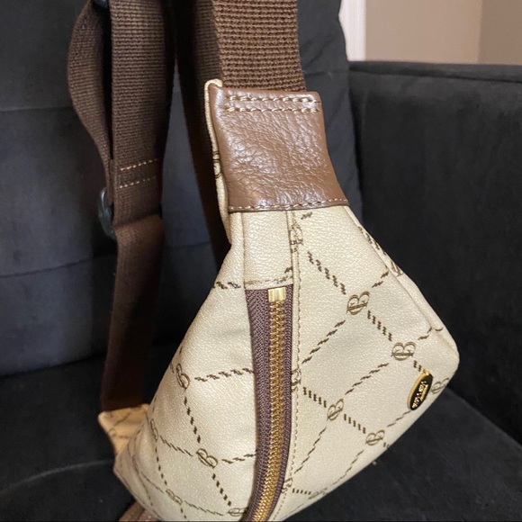 Vintage Burberry Beltbag - Picture 4 of 6